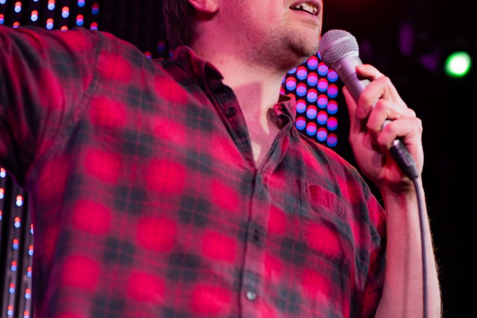 Mike Hendry performing at Comedy Upstairs